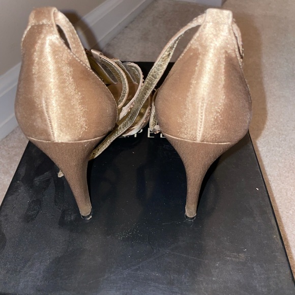 Gold Heels - Picture 3 of 8